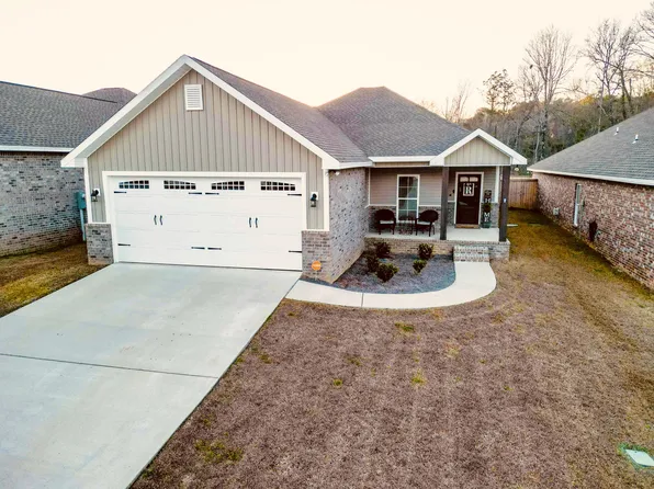 61 N Barnes Field Dr, Hattiesburg, MS 39402