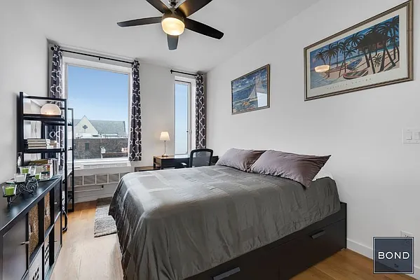 Sold by Bond New York | media 5