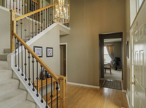4th image of 24125 Hampshire Ln