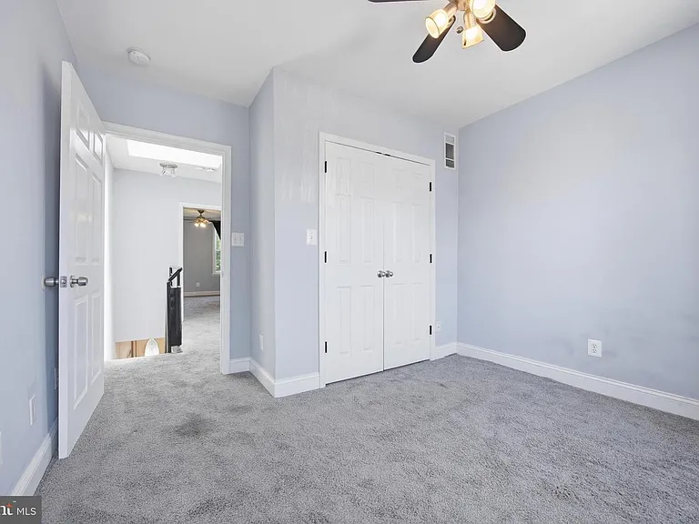 122 N Ellwood Ave — Photo 5