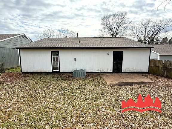 3rd image of 5636 Maple Tree Dr