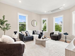 4294 Washington St APT 1, Roslindale, MA 02131