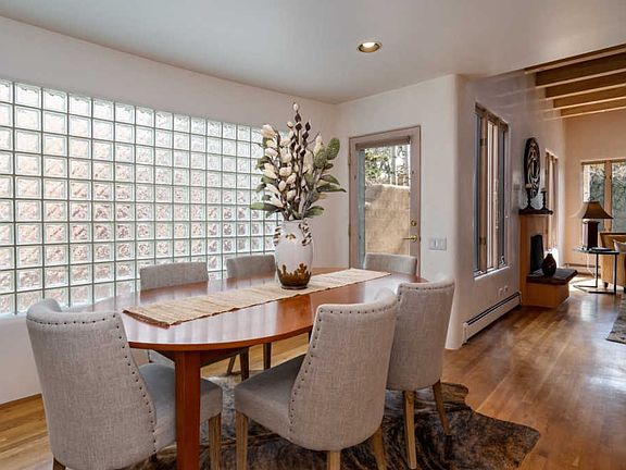 2nd image of 415 Camino De Las Animas
