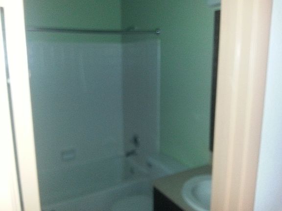 3rd image of 549 SW Tamworth St