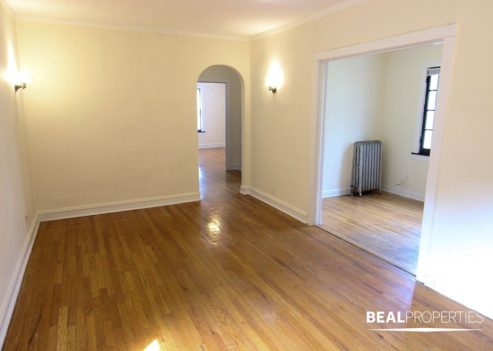 1st image of 2108 W Ainslie St #W2