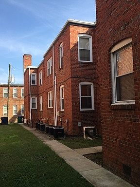 3rd image of 2614 Grove Ave APT 11