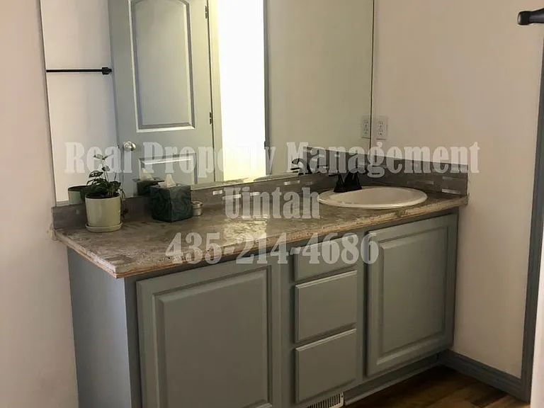 664 S 410 E #C — Photo 27