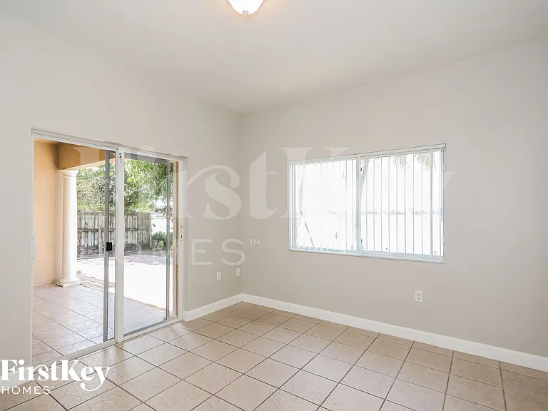 14200 SW 132nd Ave — Photo 7