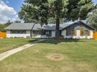 9797 S Lakewood Ave, Tulsa, OK 74137