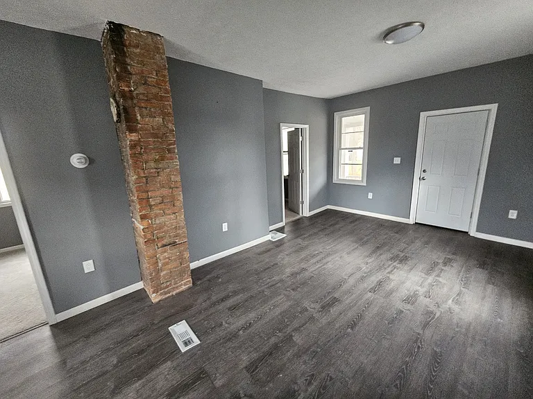 7040 Roy Ave — Photo 5