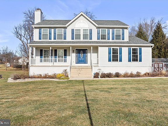 3rd image of 99 Shenandoah View Dr
