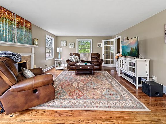 5th image of 3724 Highview Dr