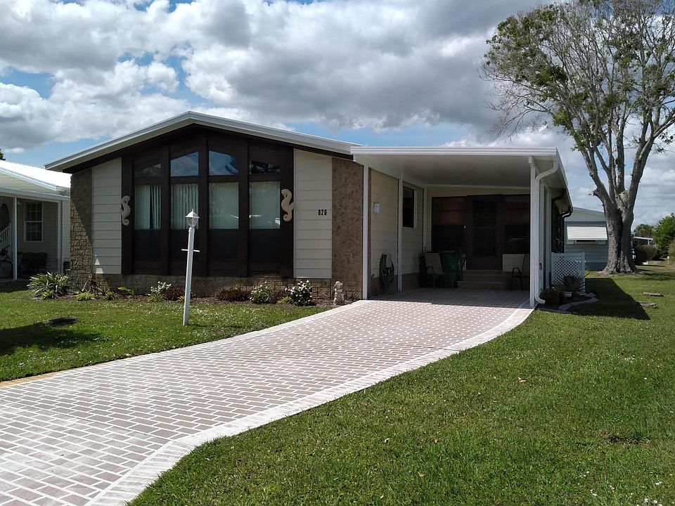 1st image of 820 Oleander Cir