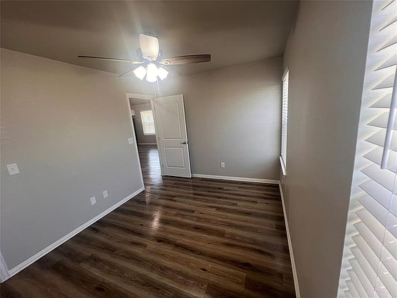 4th image of 713 N Elm St