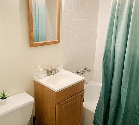 5th image of 208 E 95th St #11B