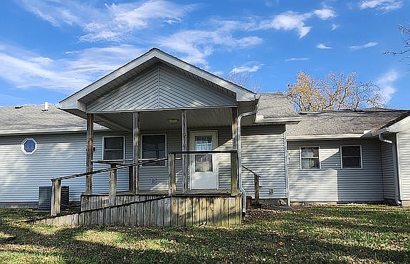 2nd image of 309 N Ozark St