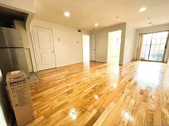 2nd image of 10427 38th Ave #1B
