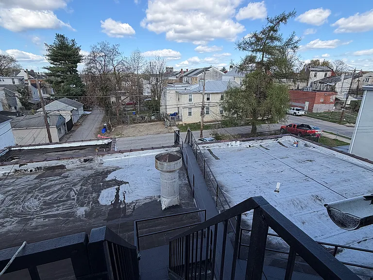 907 Dekalb St #5 — Photo 5