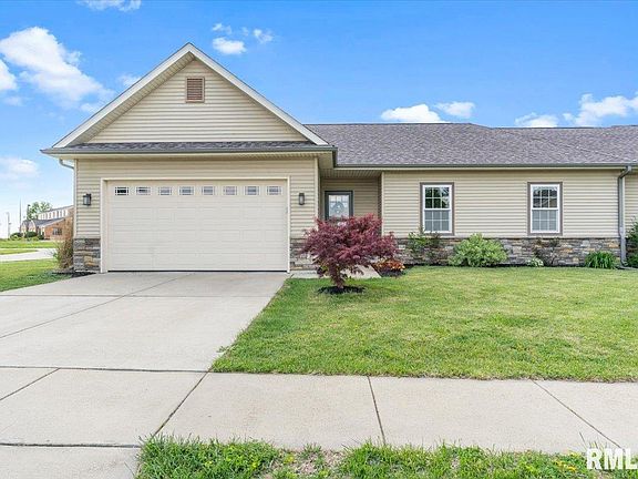 3rd image of 305 Caroline Dr