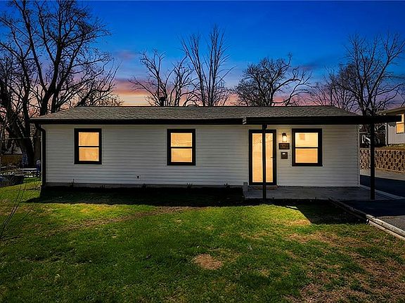 3rd image of 4721 Oak Grove Rd