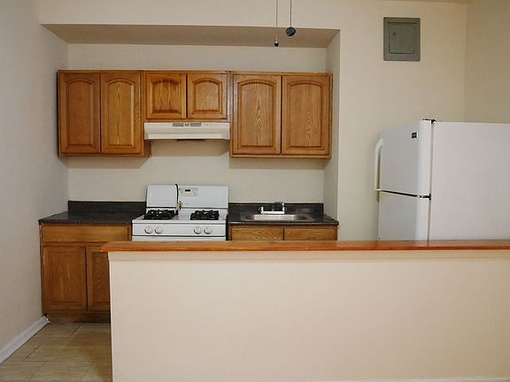 2nd image of 70-35 Broadway APT B2