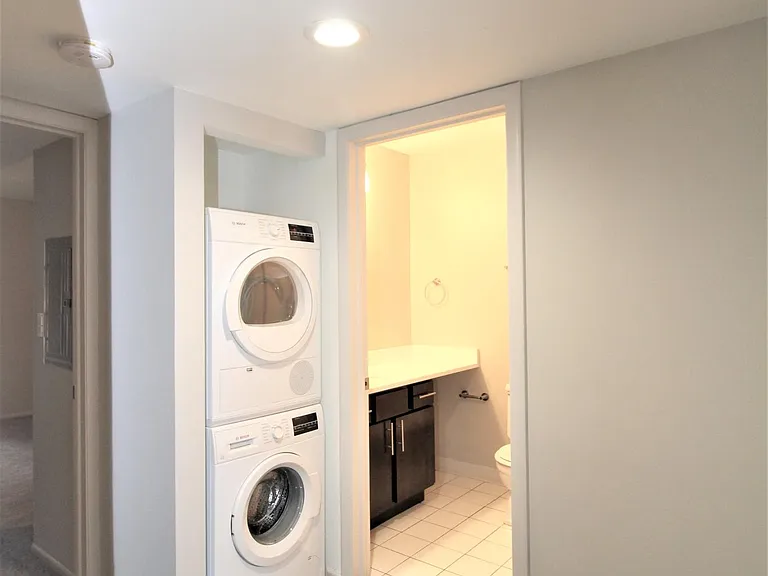 818 W Willow St #3C — Photo 14