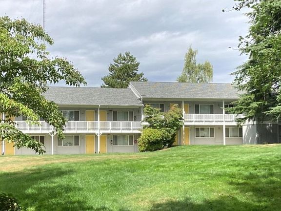 2nd image of 3015 N Highland St #110