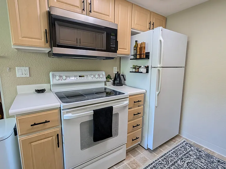 9490 SW 146th Ter #R8 — Photo 11