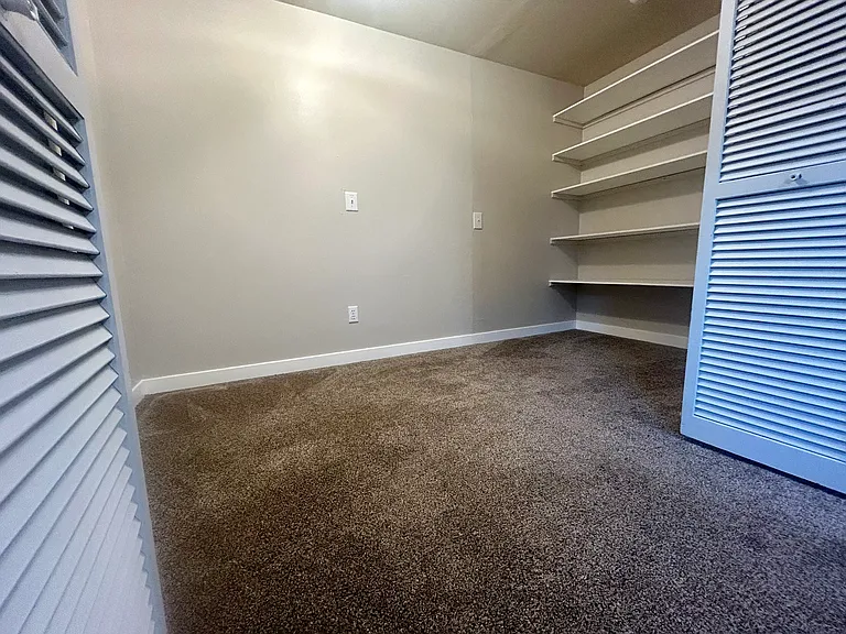 15165 Deby Dr — Photo 8