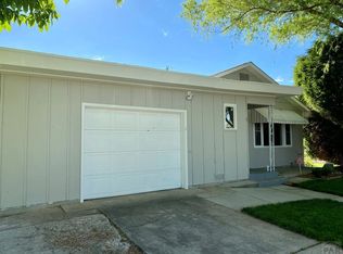 8 Macnaughton Rd, Pueblo, CO 81001
