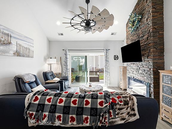 5th image of 163 Machrie Loop #D