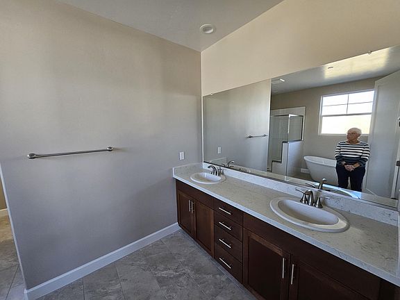 4th image of 1037 Legacy Ln