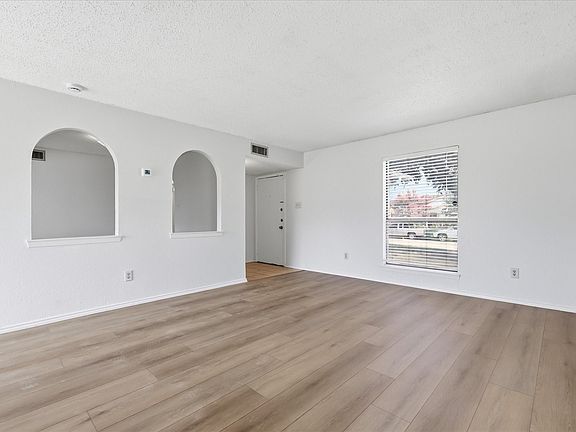 3rd image of 2227 Crockett Dr