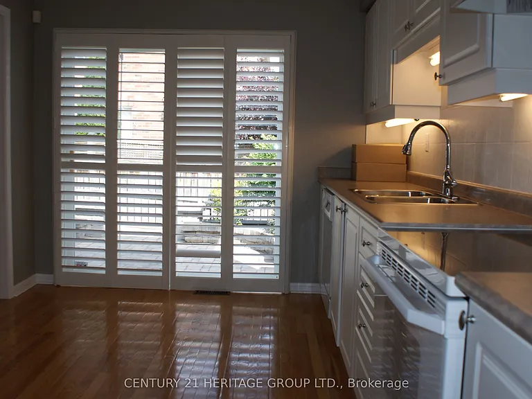 1134 Barclay Cir — Photo 9