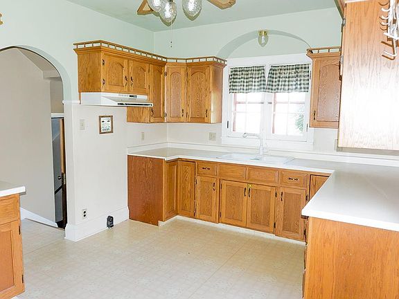 Modern Kitchen, 2 lazy susan