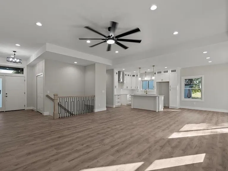 5636 Paris Dr — Photo 8