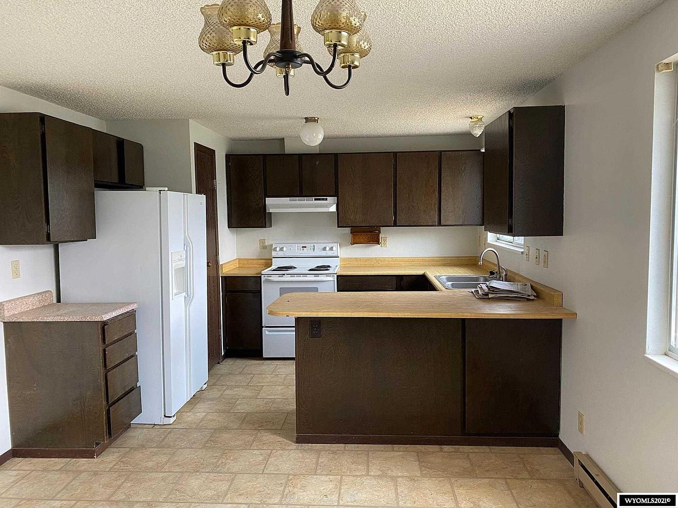 BiLevel House For Sale in Hanna, WY. 89K Sold Old Houses Under 100K