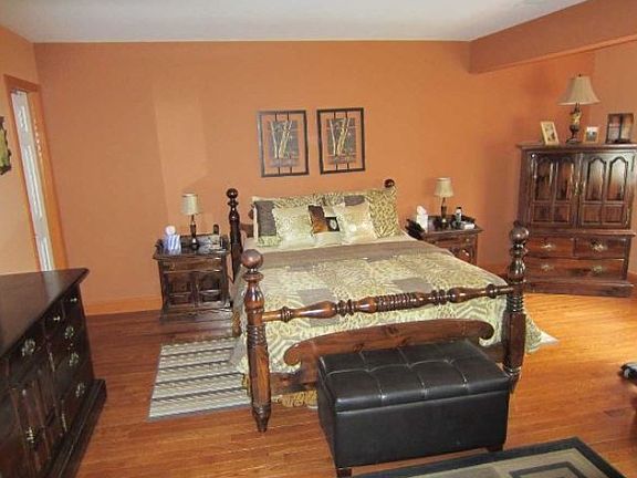 5th image of 705 Sara Cir