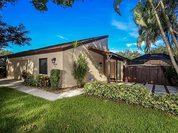 3rd image of 3833 Glen Oaks Manor Dr