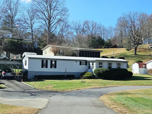 44 Maple Dr, Franklin, NC 28734