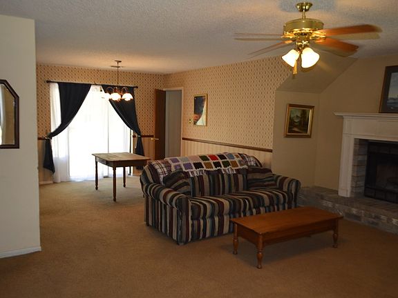 2nd image of 319 Secret Valley Dr