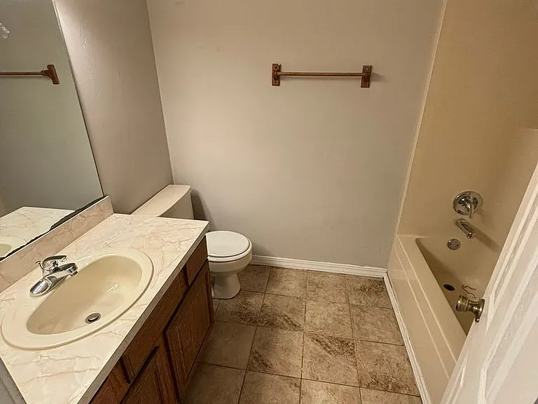 3468 W Yale St — Photo 13