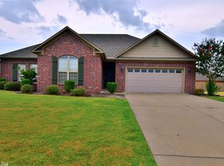 4 Thoroughbred Dr, Vilonia, AR 72173