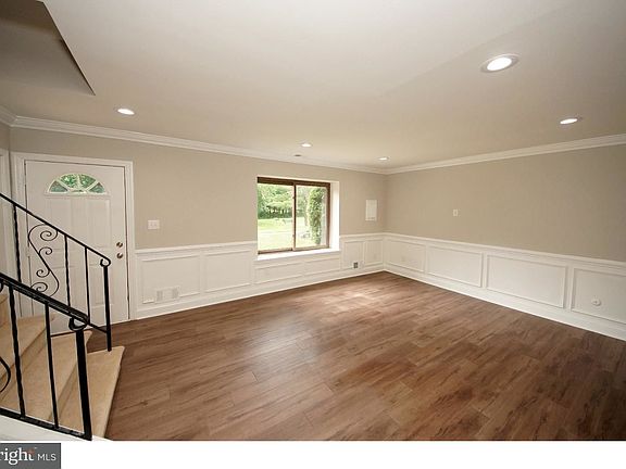 5th image of 600 Edison Dr
