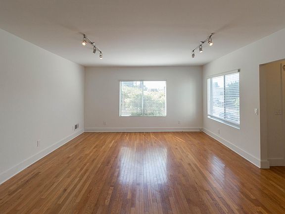 3rd image of 1949 Clinton St #700