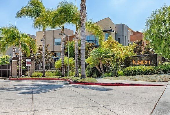 1st image of 5514 W 149th Pl Unit 6