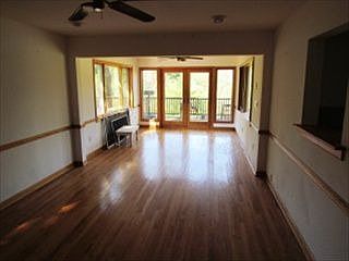 4th image of 7811 Creek Cir