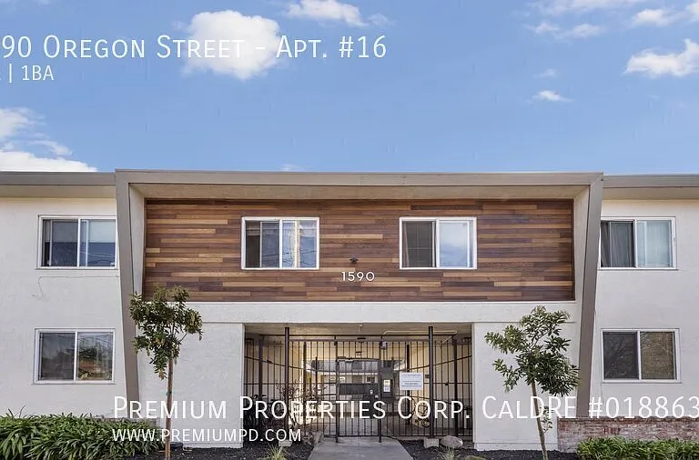 1590 Oregon St #16 — Photo 2
