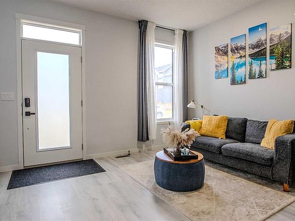4th image of 250 E Aquila Way NW