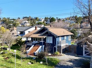 2064 Quimper St, Oak Bay, BC